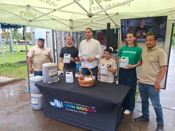 Recolecta de aceite usados en galones.