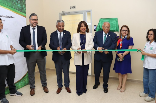 La UTP presentó en forma oficial, el Laboratorio de Investigaciones en Biociencias, Biotecnología y Ciencias Aplicadas (LIBBCA) y se dio la inauguración del Laboratorio de Ciberseguridad.