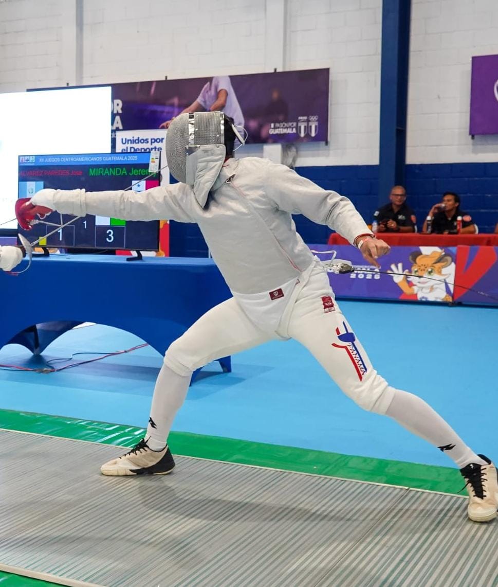 La esg4imista panameña en acción de la competencia en los Juegos Centroamericanos Guatemala 2025.