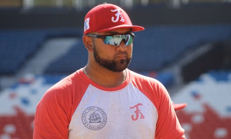 foto de José Mayorga como el nuevo Manager de Panamá para la Copa América de Béisbol.