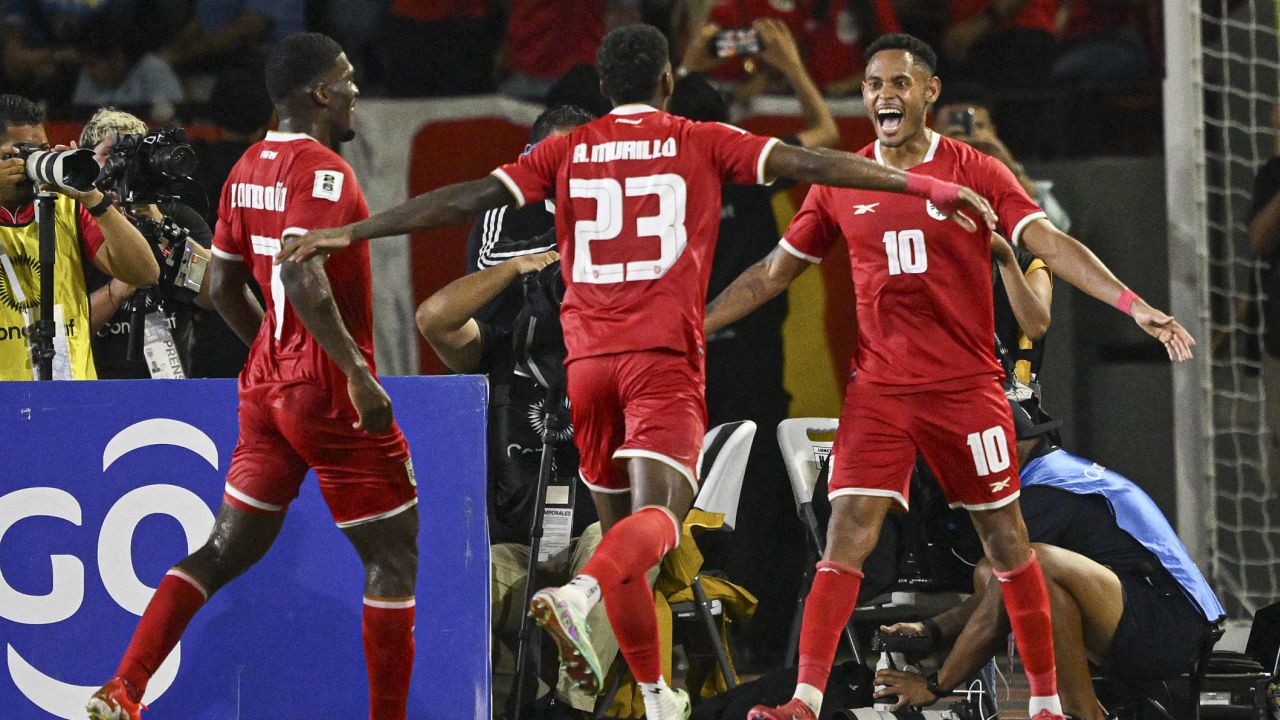 Jugadores de la selección de Panamá festejan un gol anotado en partidos de eliminatoria.