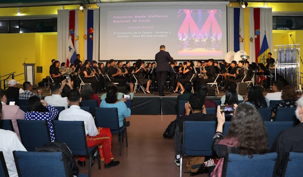 Un concierto inspirador y digno de ser recordado, brindó la Banda Sinfónica Regional de Coclé, en el Auditorio Soka Gakkai, como parte de las actividades de la Semana de la Música. realizadas por la Facultad de Bellas Artes de la Universidad de Panamá.