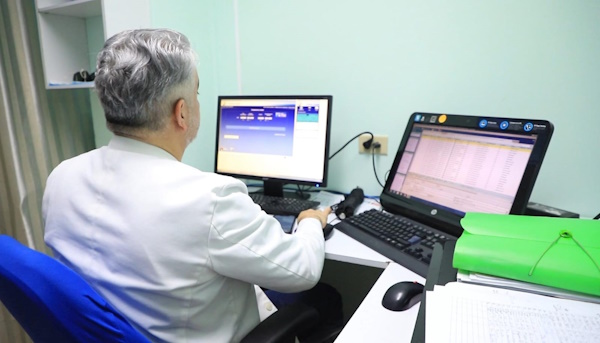 La CSS de Panamá, avanzó en la modernización de sus servicios médicos, ya que puso en funcionamiento su primera cabina de fototerapia a nivel nacional, y que fue instalada en el Complejo Hospitalario Dr. Arnulfo Arias Madrid, con el de atender diversas patologías dermatológicas mediante radiación ultravioleta controlada.