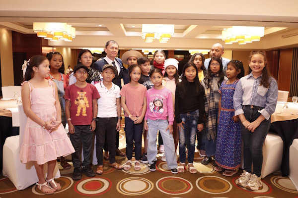 Llenos de entusiasmo y conciencia ecológica, autoridades del MEDUCA de Panamá (MEDUCA), acogieron a los 16 estudiantes de las diversas regiones educativas del país, que participarán en el XXXII Concurso Nacional de Décimas Ambientales, bajo el lema “Sin contaminación por plástico”.
