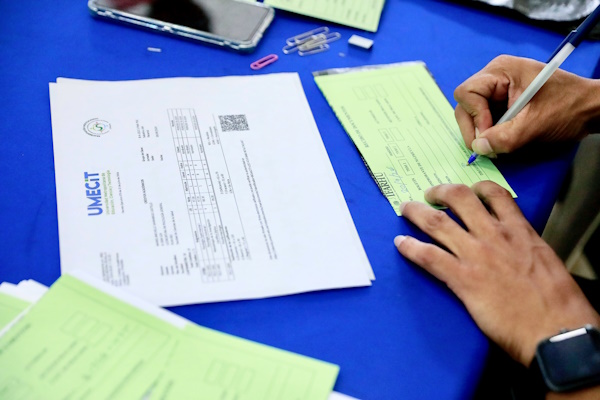 El IFARHU comunica a los estudiantes universitarios beneficiarios de becas que, a partir del lunes 17 de noviembre de 2025, se llevará a cabo una jornada especial de recepción de documentos físicos, (Concurso, Asistencia Económica y Puesto Distinguido) con el propósito de actualizar la información académica requerida para el proceso de pago de becas.