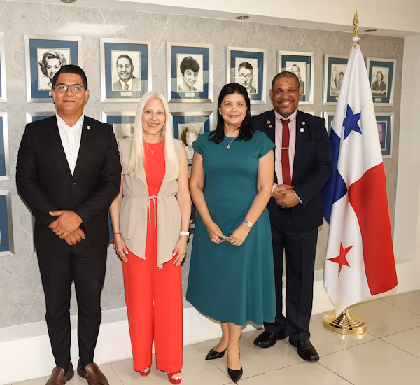 Con el fin de establecer una futura alianza académica, el IFARHU de Panamá, sostuvo una reunión con representantes de la Universidad Politécnica de Puerto Rico y la Universidad Latina en esta alianza.