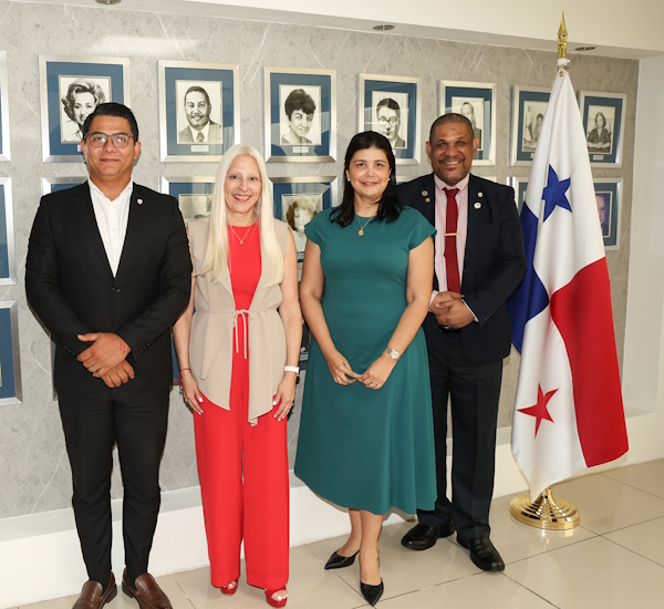 Con el fin de establecer una futura alianza académica, el IFARHU de Panamá, sostuvo una reunión con representantes de la Universidad Politécnica de Puerto Rico y la Universidad Latina en esta alianza.