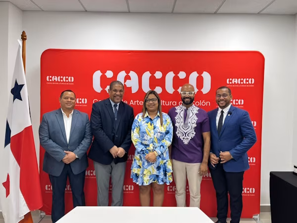 El director general del IFARHU, Carlos Godoy, sostuvo reunión con el director del Centro de Arte y Cultura de Colón, Abel Aronategui, como parte de un recorrido que llevó a cabo el equipo institucional por las instalaciones de este importante espacio cultural.