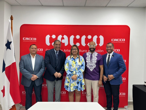 El director general del IFARHU, Carlos Godoy, sostuvo reunión con el director del Centro de Arte y Cultura de Colón, Abel Aronategui, como parte de un recorrido que llevó a cabo el equipo institucional por las instalaciones de este importante espacio cultural.