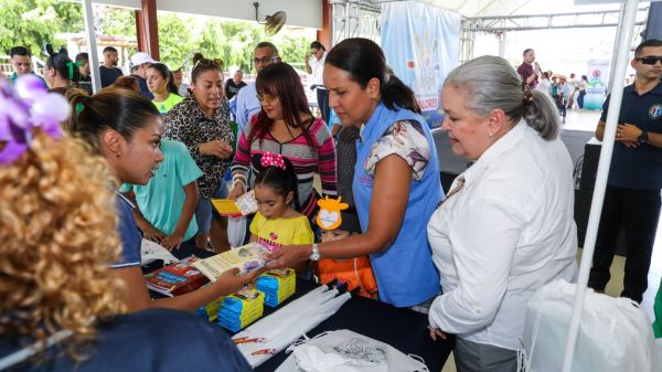 Familias de diversos sectores participaron en un festival comunitario dedicado a reforzar valores y prácticas de convivencia, mediante juegos, actividades artísticas y espacios educativos preparados por el MIDES y entidades aliadas.