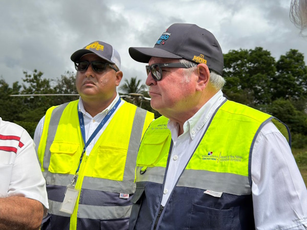 El ministro del MOP de Panamá, José Luis Andrade Alegre, efectuó una gira de trabajo en la provincia de Los Santos a fin de inspeccionar los adelantos del proyecto “Rehabilitación de Calles en los distritos de Las Tablas, Guararé, Pedasí y Pocrí”, ejecutado mediante contratación privada. Esta obra, la cual representa una inversión de B/. 34,094,366.68, favorecerá a más de 50 mil habitantes de la provincia y comunidades cercanas.