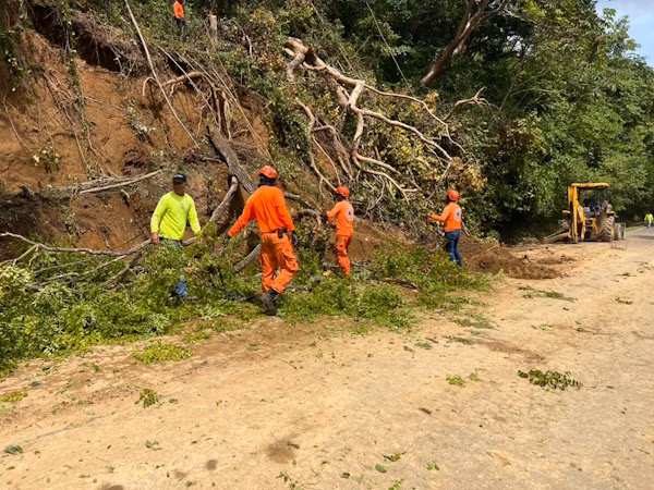 MOP finaliza limpieza de la vía Los Cerritos-Los Pozos