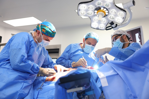 Una técnica quirúrgica que permite extirpar lesiones malignas y llevar a la práctica una reconstrucción mamaria inmediata fue efectuada en fecha reciente, por la Caja de Seguro Social de Panamá (CSS).