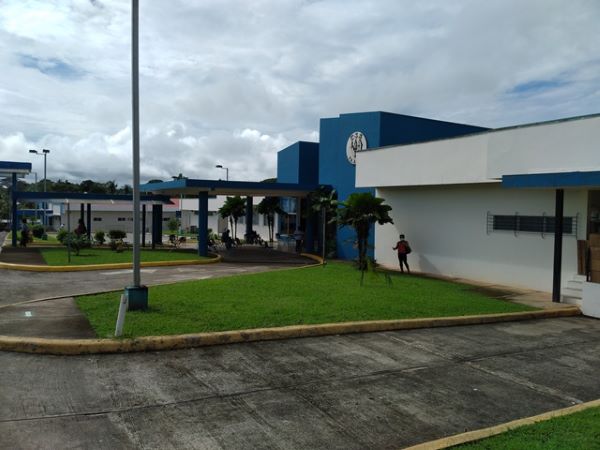 Seguridad es herido con arma blanca en hospital de Soná.