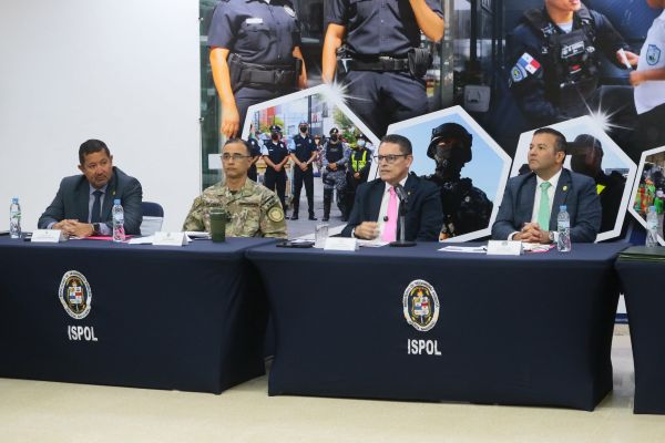 Minseg abre convocatoria para jóvenes panameños que deseen aplicar a academias policiales y militares de Estados Unidos.