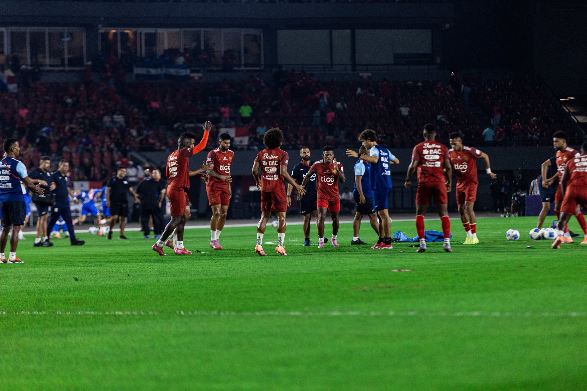 Panamá derrotó 3-0 a El Salvador en el Rommel Fernández y aseguró su pase al Mundial 2026 con goles de Blackman, Davis y Rodríguez. El equipo controló el ritmo del partido, generó las opciones más claras y cerró la noche celebrando su regreso a una Copa del Mundo.