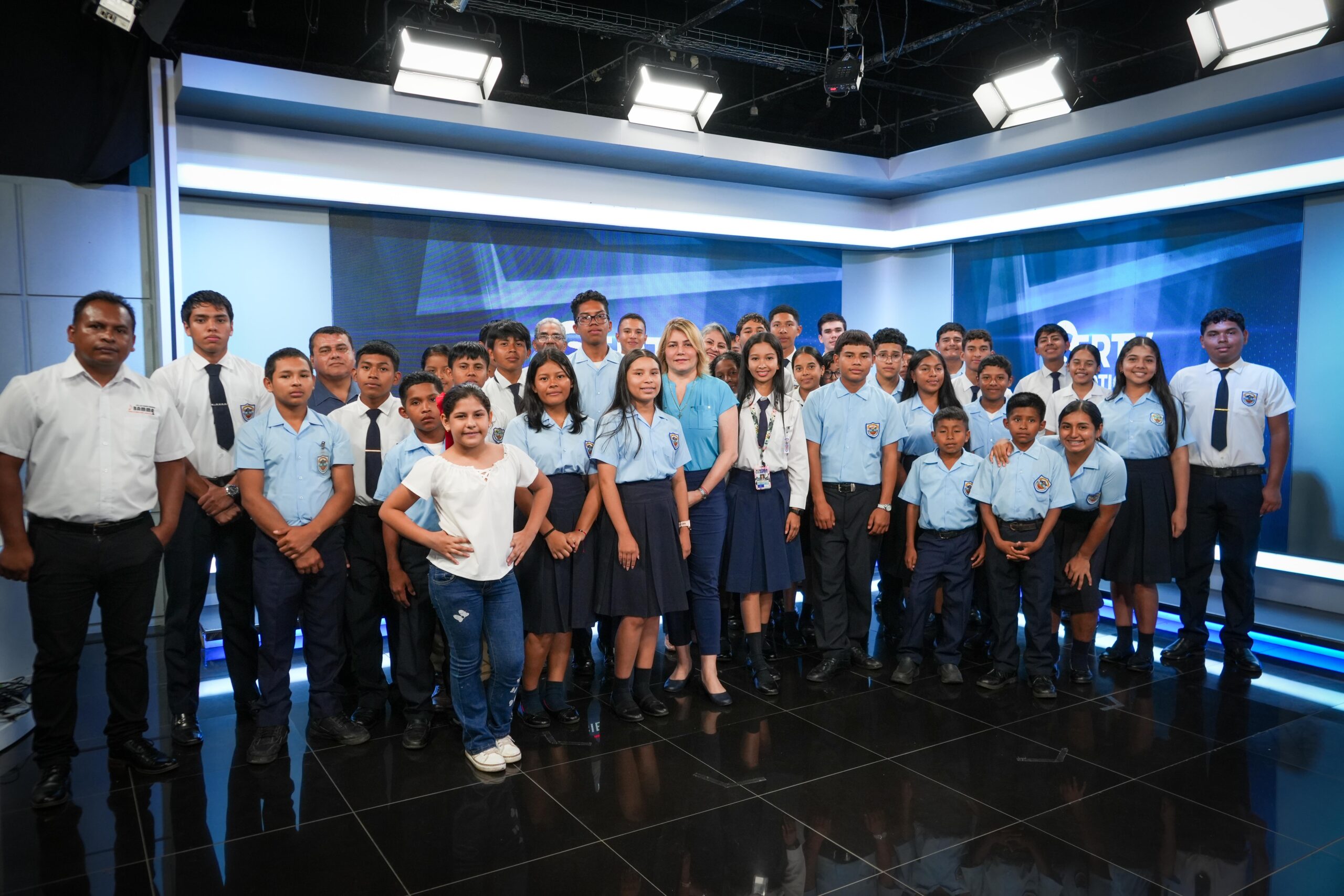 Estudiantes veragüenses en SERTV