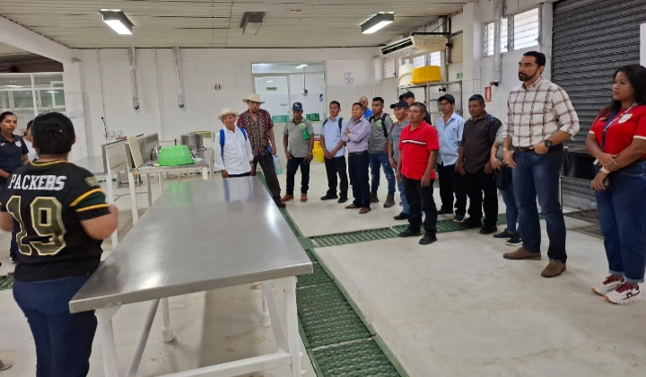 Agricultores de San Miguel, en Coclé, fortalecen sus conocimientos en normativas, maquila y procesos de deshidratado del culantro, mediante una visita técnica organizada por el MIDA y el IPACOOP en el Centro Agroindustrial de La Montuna.