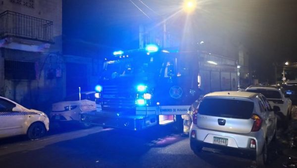 Incendio en Patio Pinel torre 3 nivel 14 fue controlado por unidades del Benemérito Cuerpo de Bomberos de la República de Panamá, luego de que se registrara un foco de fuego en el nivel 14 del edificio ubicado en el área de Patio Pinel. El incidente ocurrió ayer y la respuesta se desarrolló bajo los protocolos establecidos para emergencias estructurales.