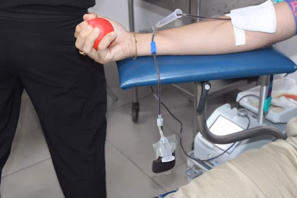 El MINSA de Panamá (MINSA), lanzó la Campaña: !Este diciembre sé más generoso qué Santa! Dona Sangre que la vida no espera”, iniciativa la cual intenta reforzar los Bancos de Sangre e impulsar la cultura de la donación voluntaria en la comunidad.
