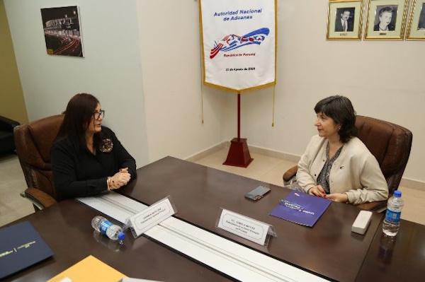 Con miras a reforzar la cooperación técnica en materia aduanera, Carmen Tapia, subdirectora Técnica de la Autoridad Nacional de Aduanas de Panamá (ANA), se reunió con S.E. Izabela Matusz, Embajadora de la Unión Europea.