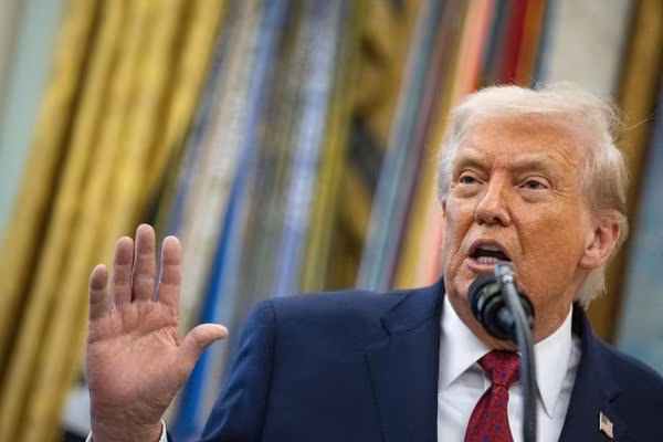 Trump ordena bloqueo de petroleros en Venezuela