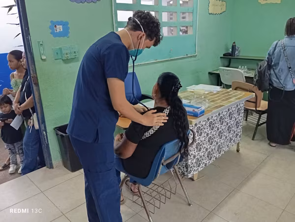 Más de 800 personas fueron favorecidas durante una gira médica integral organizada por el MINSA, en varias comunidades del corregimiento de Ciricito, distrito de Colón, en el sector del Lago Gatún.