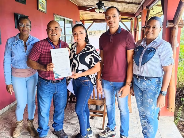 El Ministerio de Desarrollo Agropecuario (MIDA), regional de Colón, llevó a cabo la entrega oficial de la certificación de finca agroturística a la finca La Granja Campo y Aventura, ubicada en la comunidad de San Judas Tadeo, en la provincia de Colón.