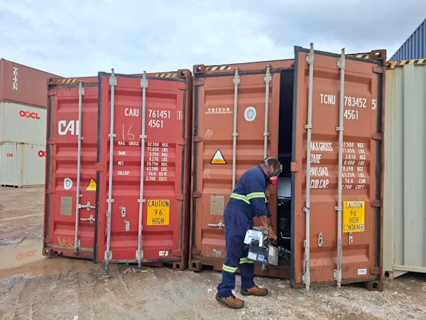 En Panamá, el MIDA realizó más de 866 mil tratamientos cuarentenarios durante el 2025, mostrando la magnitud del trabajo técnico que se desarrolla de manera permanente en los distintos puntos de control del país para prevenir el ingreso y la diseminación de plagas y/o enfermedades de importancia cuarentenaria.