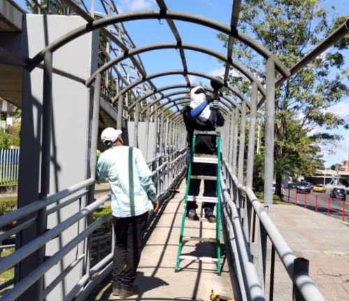 Refuerzan seguridad y recuperan espacios públicos en la avenida de los Mártires