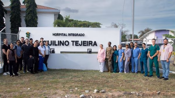 Médicos brindan su servicio en Coclé y Colón.