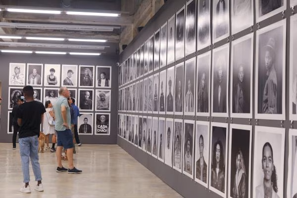 Inauguran exposición de Zanele Muholi.