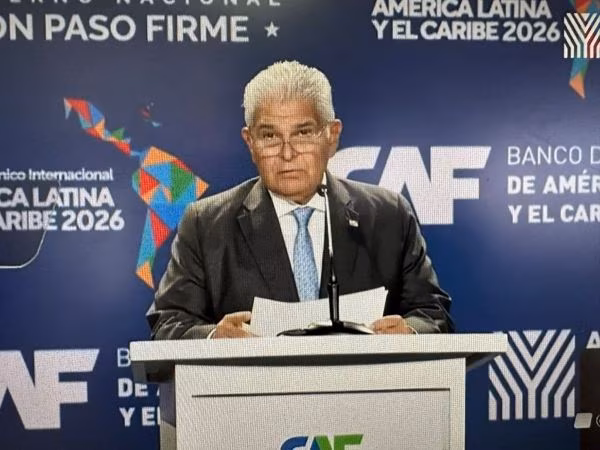 Momento de la inauguración del foro económico del CAF.