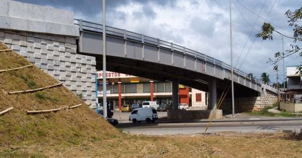 Uno de los puentes vehiculares que serán reparados.