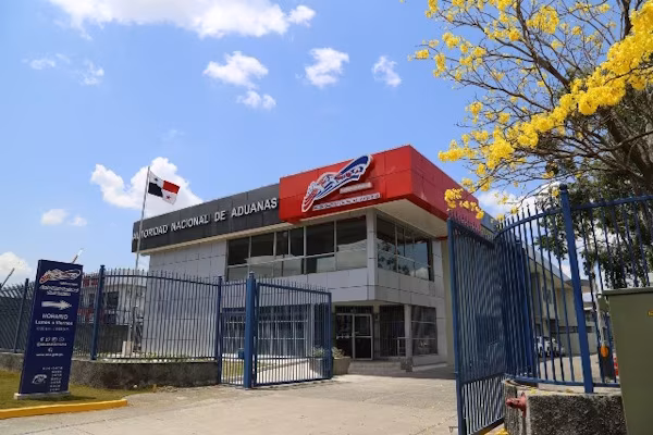 El Juzgado Ejecutor de la Autoridad Nacional de Aduanas de Panamá, acaba de efectuar un logro sin precedentes, al recuperar de una empresa que tenía dos expedientes con deudas a favor del Estado, la cantidad total de B/.4,369,162.15.