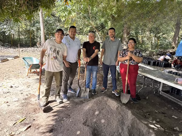 Representantes de la Fundación para la Educación y el Desarrollo Humano de Panamá (FEDHUPA) efectuaron una visita técnica al Centro de Desarrollo Sostenible Ambiental (CEDESAM) del Ministerio de Ambiente, ubicado en Río Hato, con la intención de conocer de primera mano el trabajo que se desarrolla en esta sede y explorar oportunidades de colaboración interinstitucional.