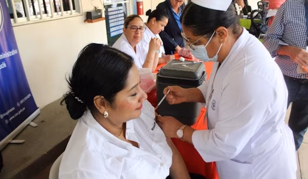 Más de 70 colaboradores de la agencia de Aguadulce, y de la Dirección y Coordinación Administrativa de la Caja de Seguro Social (CSS) en Coclé, resultaron beneficiados durante el desarrollo de la feria institucional “Carnaval de Salud”.