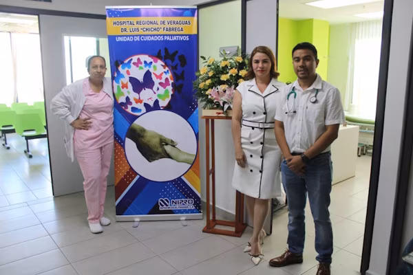 Con la intención de fortalecer la atención integral y humanizada en el Hospital Dr. Luis "Chicho" Fábrega, de la provincia de Veraguas, se efectuó la apertura oficial de la Unidad de Cuidados Paliativos, un servicio fundamental orientado a mejorar la calidad de vida de pacientes con enfermedades crónicas avanzadas y de sus familias.