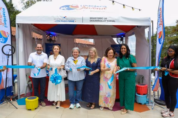 El Ministerio de Desarrollo Social (MIDES) y la embajada de Turquía en Panamá inauguraron la primera Ludoteca Juvenil, un espacio itinerante diseñado para fomentar la recreación y la sana convivencia de niños, niñas y adolescentes entre 10 y 17 años.