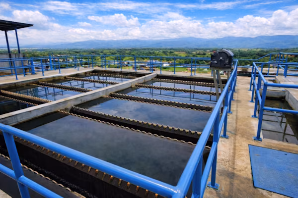 El IDAAN de Panamá, avanza en los trámites con el fin de lanzar la licitación pública para el proyecto de optimización de la tubería de conducción, estación de bombeo de San Francisco, línea de impulsión y tanques de almacenamiento en el corregimiento de Pacora, tras recibir la aprobación de la junta directiva de la institución.