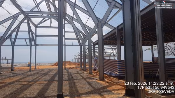 La obra presenta presuntas irregularidades.