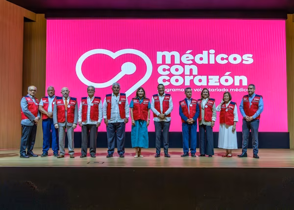El Despacho de la Primera Dama de Panamá y la Caja de Seguro Social (CSS) presentaron en forma oficial el programa “Médicos con Corazón”, una iniciativa de voluntariado médico enfocada a reducir la mora quirúrgica y mejorar el acceso a la atención de salud para miles de asegurados en todo el país.