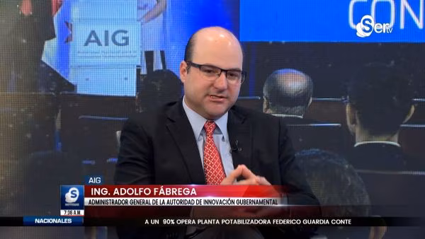 La Autoridad Nacional para la Innovación Gubernamental (AIG) avanza en la digitalización de trámites estatales a través del programa Panamá Conecta, que ya suma 26 servicios disponibles en línea. El administrador de la entidad, Adolfo Fábrega, explicó que la plataforma permite integrar procesos de distintas instituciones para que los ciudadanos puedan realizar gestiones sin desplazarse a oficinas públicas.