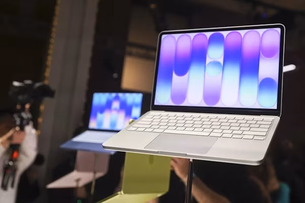 Nueva York (EFE).- Apple presentó este miércoles el nuevo MacBook Neo, una nueva versión de su clásico portátil con todas las funcionalidades de Mac pero más barato que el resto de la gama.