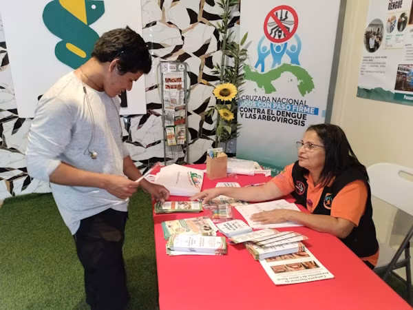 En su pabellón de la Feria de David, el Ministerio de Salud (MINSA), lleva a cabo una serie de actividades educativas y artísticas. Es por ello por lo que, el personal técnico, ofrece atención de urgencias y, además, mantiene la vigilancia de expendios de alimentos y actividades de interés sanitario.