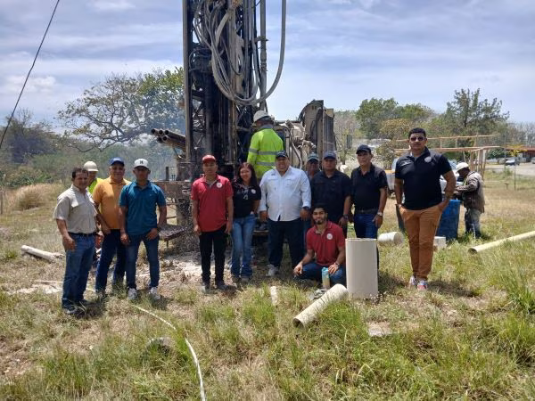 Nuevo pozo en centro regional universitario.