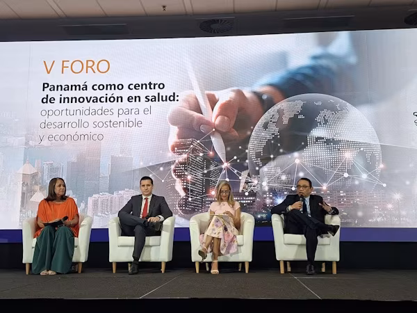 En el contexto de EXPOCOMER, se desarrolló el V Foro Panamá como Centro de Innovación en Salud, en el que se reflexionaron las expectativas del sector salud ante los cambios que se registran a nivel mundial, enfatizando el potencial del país como un destino estratégico a fin de promover la inversión extranjera en el ámbito de la salud.