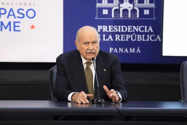 El coordinador ejecutivo de la Secretaría Presidencial para la Reorganización del Estado y Asuntos Constitucionales (SEPRESAC) del Ministerio de la Presidencia, Dr. Miguel Antonio Bernal rindió este martes, un informe ante el Consejo de Gabinete de Panamá, respecto a los avances que se han conseguido en los últimos 20 meses por medio del proceso de Alfabetización de cara a concebir para el país, una nueva Carta Magna en el 2029.
