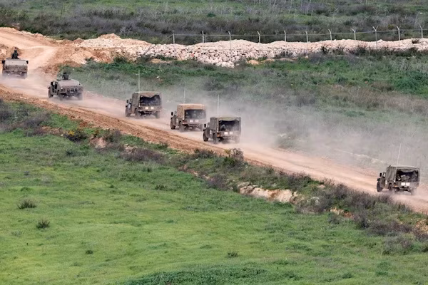 Jerusalén, (EFE).- El Ejército israelí ha ordenado 30 días de detención militar y su separación del servicio en el frente para el soldado que destrozó a martillazos una estatua de Jesucristo en una aldea del sur del Líbano y para el que fotografió el acto, del que fueron testigos otros seis militares que no impidieron ni reportaron la acción.