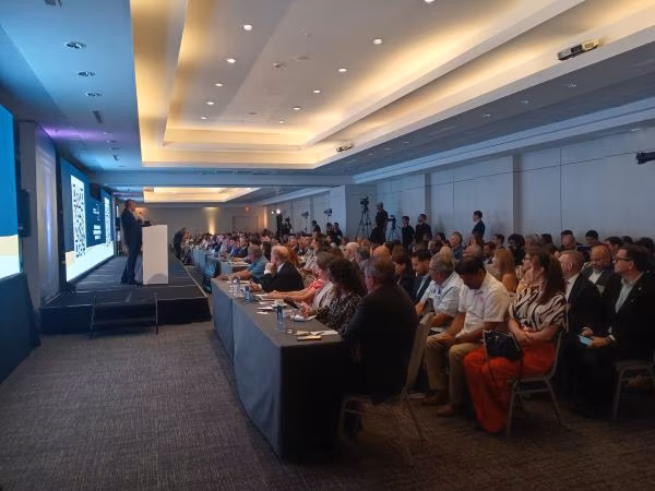 Analizan situación del cierre de la Mina.